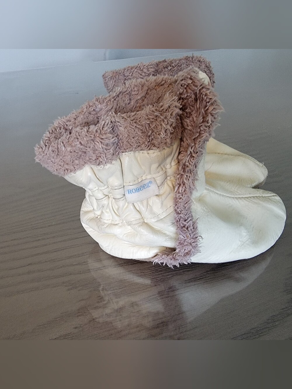 Robeez Cream Cozy Baby Booties